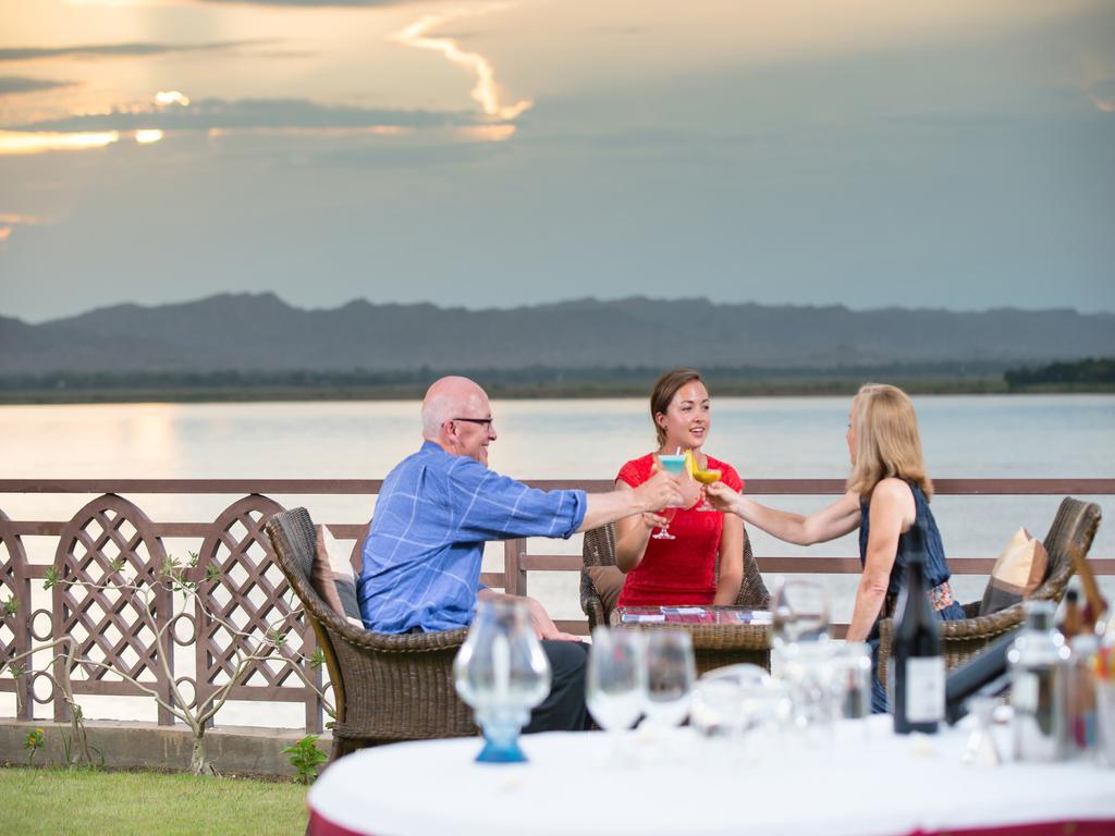 Aye Yar River View Resort Баган Екстериор снимка