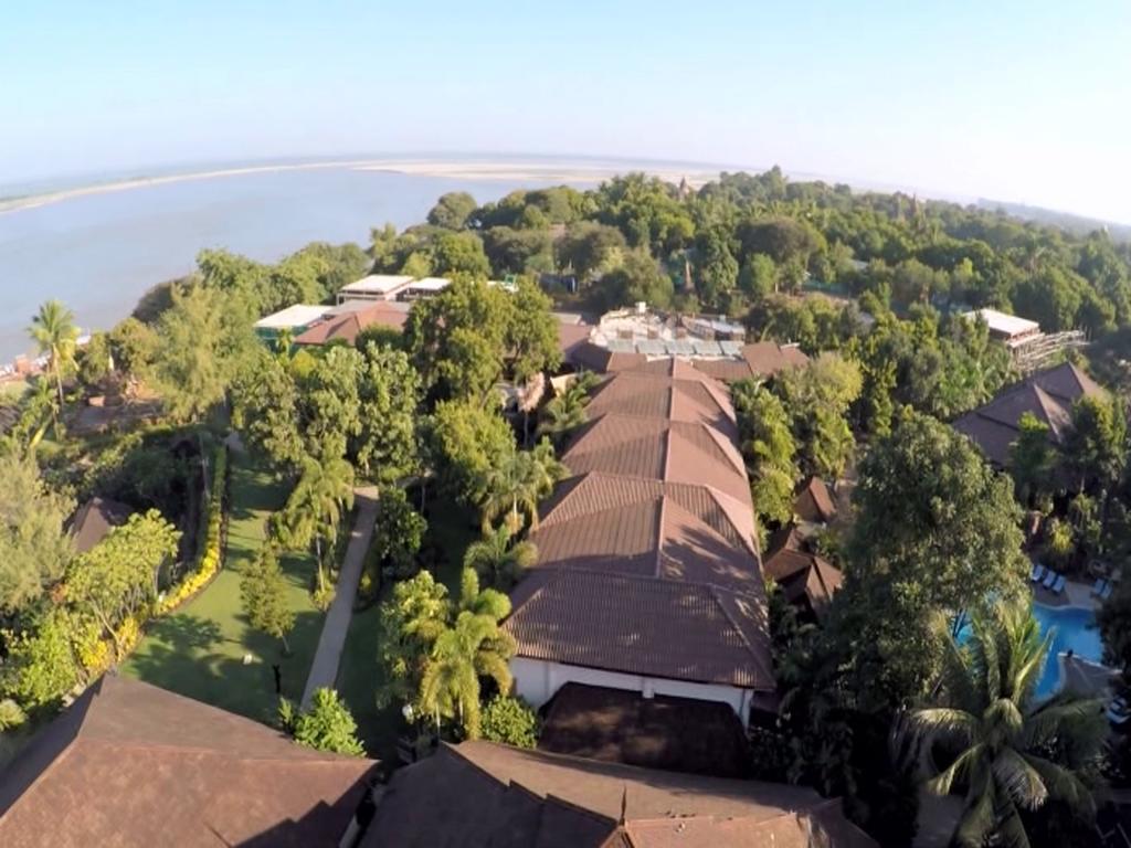 Aye Yar River View Resort Баган Екстериор снимка