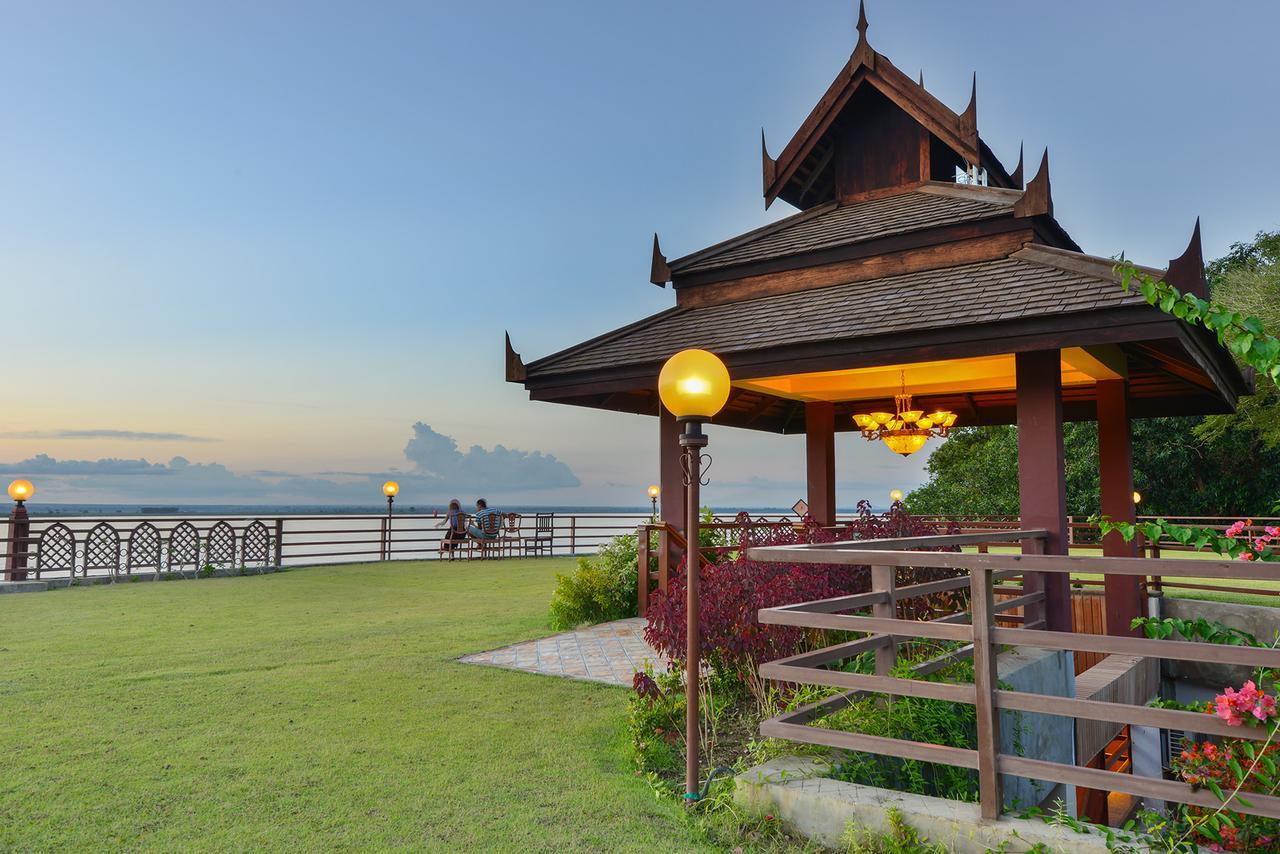 Aye Yar River View Resort Баган Екстериор снимка