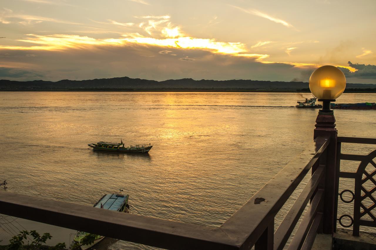 Aye Yar River View Resort Баган Екстериор снимка